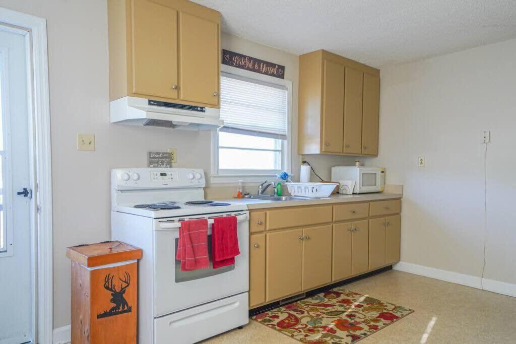2Br Pet Friendly Home In Sneads Ferry With Parking Екстериор снимка