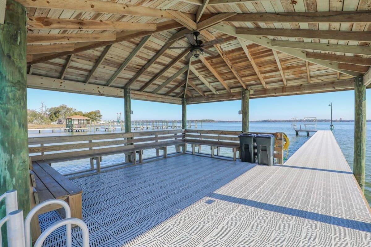 2Br Pet Friendly Home In Sneads Ferry With Parking Екстериор снимка