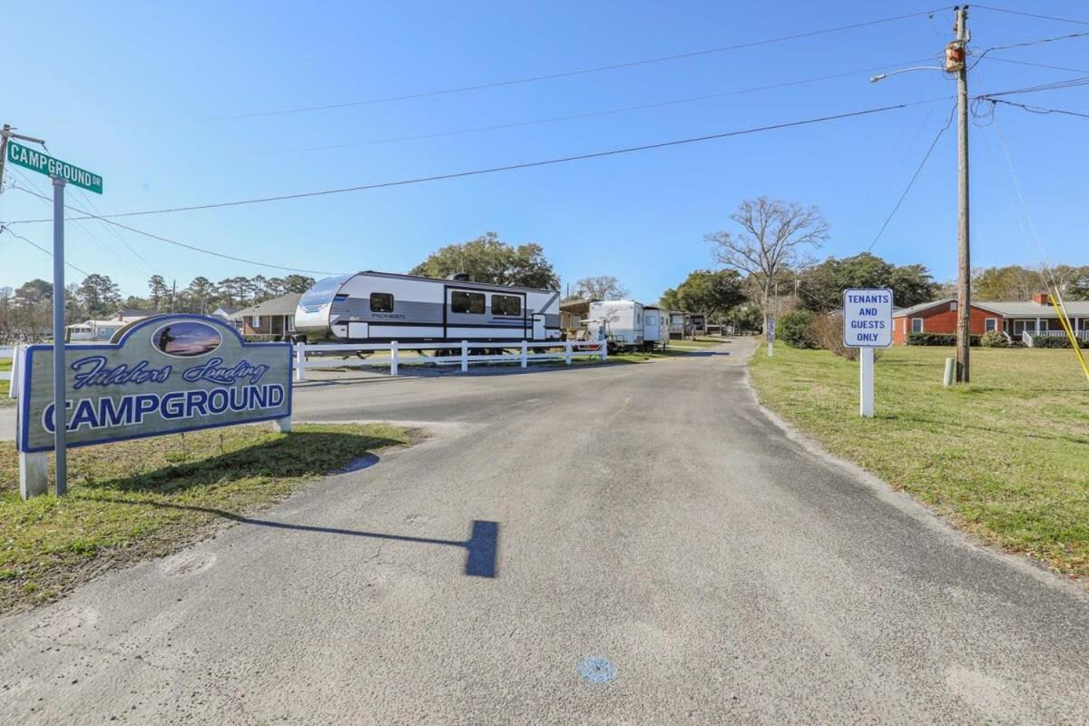 2Br Pet Friendly Home In Sneads Ferry With Parking Екстериор снимка