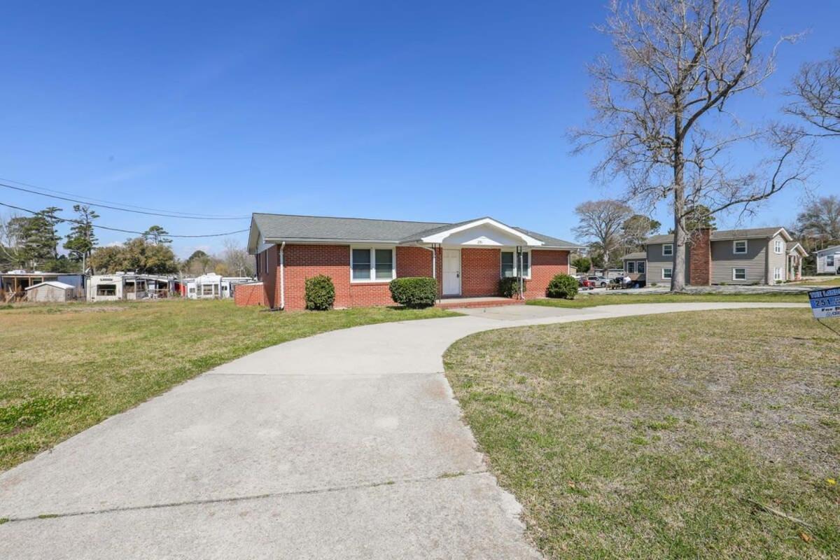 2Br Pet Friendly Home In Sneads Ferry With Parking Екстериор снимка