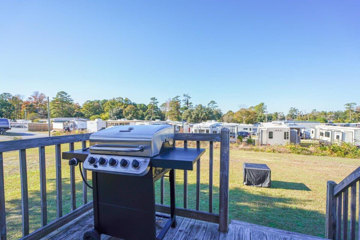 2Br Pet Friendly Home In Sneads Ferry With Parking Екстериор снимка