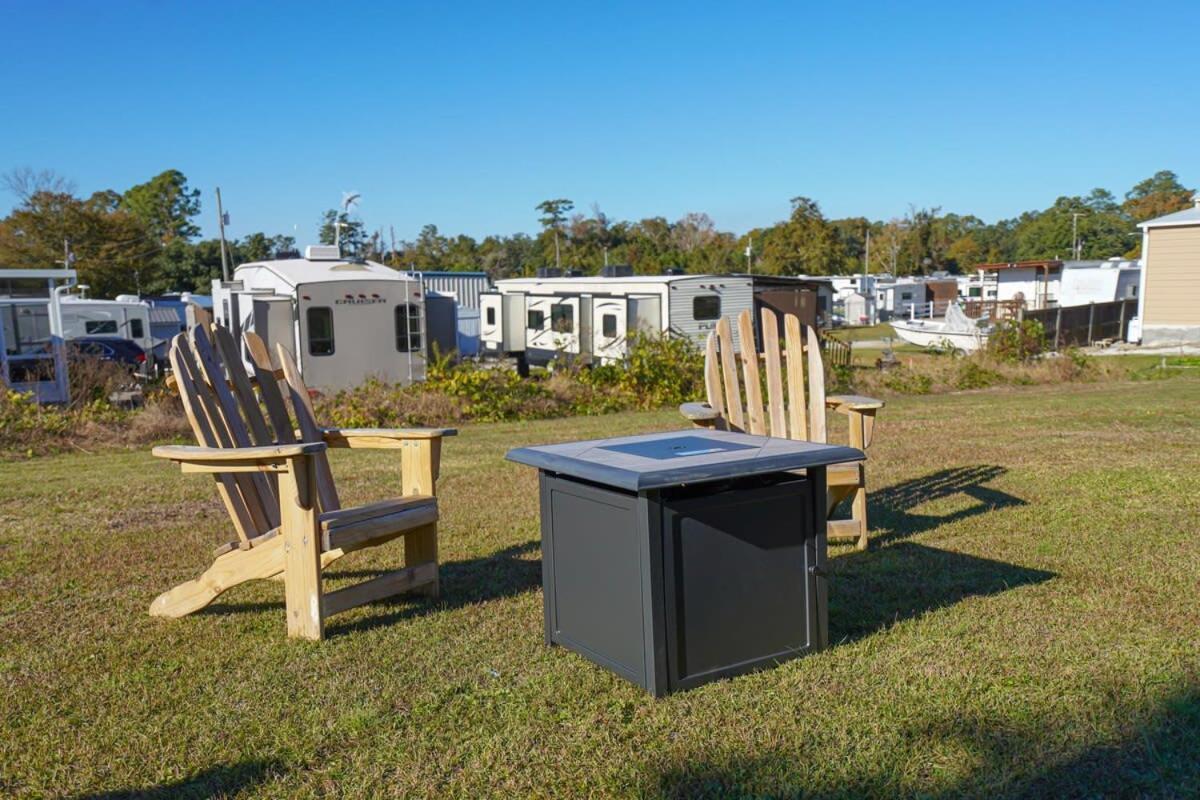 2Br Pet Friendly Home In Sneads Ferry With Parking Екстериор снимка