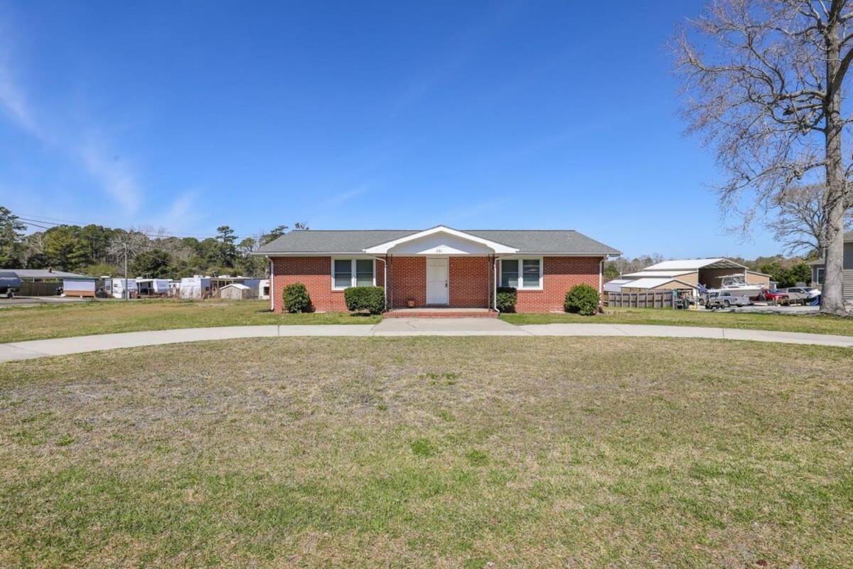 2Br Pet Friendly Home In Sneads Ferry With Parking Екстериор снимка